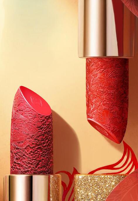 花西子雕花口红